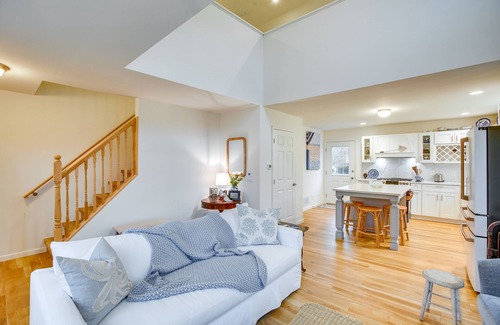 West Cape May Cabaña | Airy West Cape May Cottage < 1 Mi to Beach!