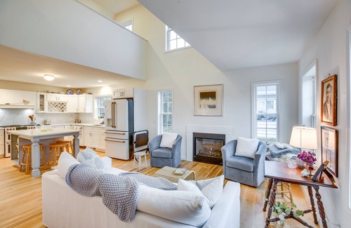West Cape May Cabaña | Airy West Cape May Cottage < 1 Mi to Beach!