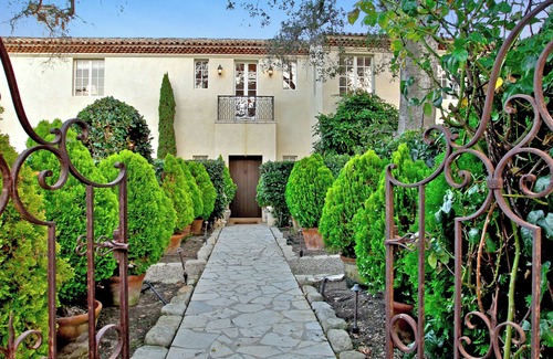 San Juan Capistrano Casa | Aix-en-Provence style French chateau with pool and gardens