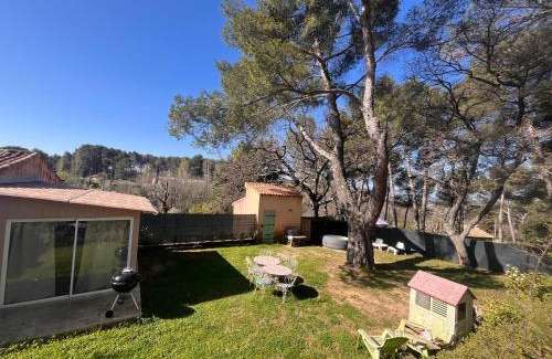 Est Apartamento | Aix-en-Provence, Maison provençale au calme de la campagne avec Jacuzzi