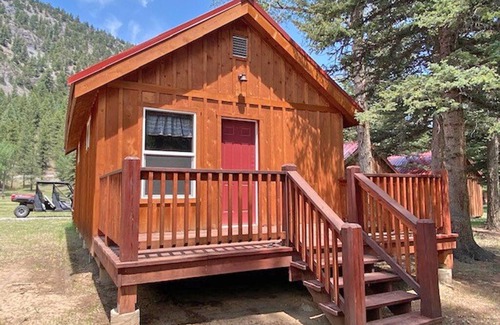 Alamosa Cabina | AIYM Camp Riverfront Duplex Cabin, Alamosa Canyon!