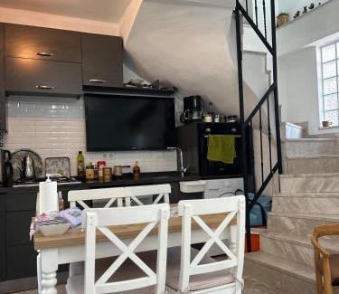 Ayvalik City Center Casa | aj konukevi müstakil ev dört odalı