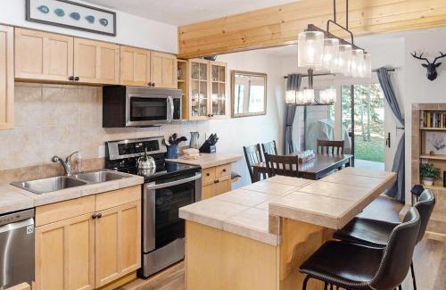 Historic District Casa | AJs Outpost - Ski-In Condo - Fireplace & Hot Tub