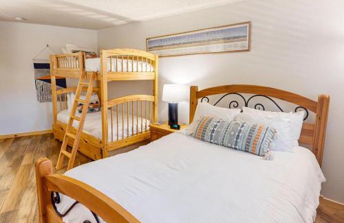 Historic District Casa | AJs Outpost - Ski-In Condo - Fireplace & Hot Tub