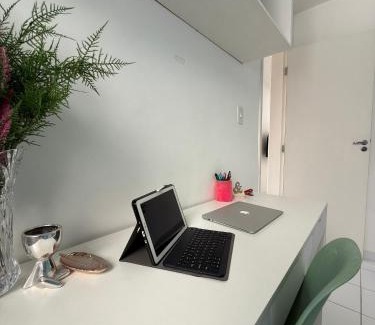 Aruanda Apartamento | Ajuflat- Seu lar perto da Praia e da Orla de Atalaia com Ar condicionado e piscina