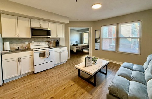 South Central Omaha Apartamento | Aksarben View One Bedroom