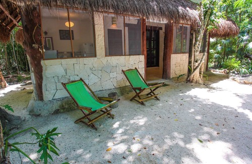 Akumal Cabina | Akumal, Art Jungle Cabin Pakal