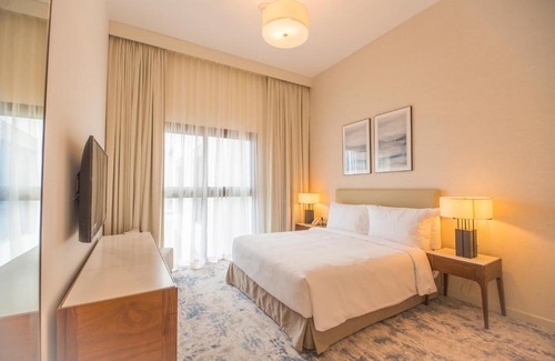 Al Kubus Apartamento | Al Aqah Luxury Apartment w/ Sea Views at Address Residences