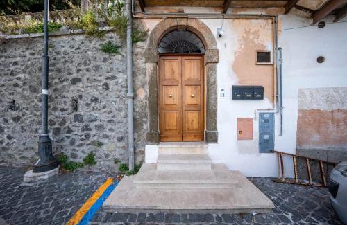 Rocca di Papa Casa | Al Belvedere A cozy with hills and village view