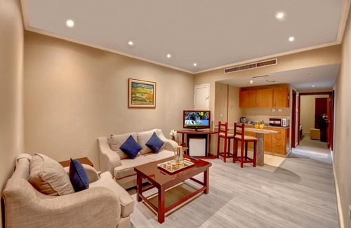 Al Qasimia Apartamento | Al Bustan Tower Hotel Suites