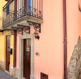 Brolo Casa | Al Castello