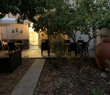 Fondi Cama Y Desayuno | Al Giardino di Anna