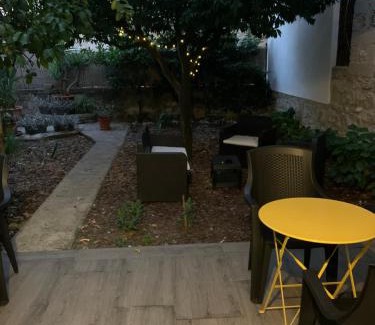 Fondi Cama Y Desayuno | Al Giardino di Anna
