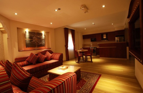 Al Muntazah Apartamento | Al Liwan Suites Rawdat Al Khail