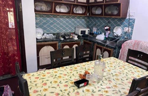 Nishat-Shalimar Cama Y Desayuno | Al Mubeen home stay