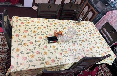 Nishat-Shalimar Cama Y Desayuno | Al Mubeen home stay