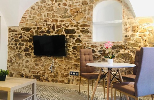 Margallo Apartamento | Al-Qazeres Suites