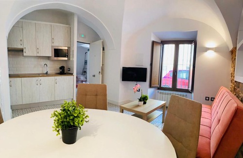Margallo Apartamento | Al-Qazeres Suites