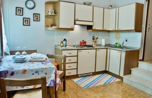 Calceranica al Lago Apartamento | Al Sole di TSS' - Cozy Apartment a 20 Metri dal Lago di Caldonazzo - Perfetto per coppie a Calceranica al Lago