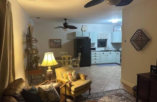 Loxley Otro | Alabama Farm Guesthouse
