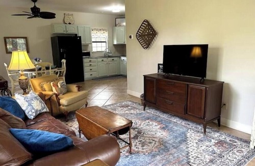 Loxley Otro | Alabama Farm Guesthouse