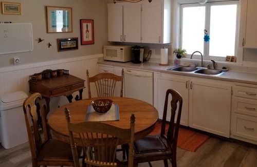 Anaconda Casa | Aladdin House in quiet neighborhood surrounded by mountains, lakes and streams..