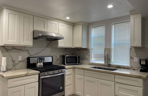 West Alameda Apartamento | Alameda Modern Victorian 2BD unit D