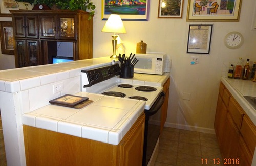 Alamo Cabaña | Alamo Guesthouse Private and Secluded. Country living next to the city life.