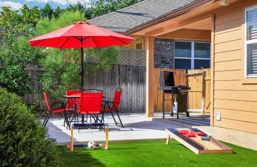 Timberwood Park Casa | Alamo Union - A Birdy Vacation Rental