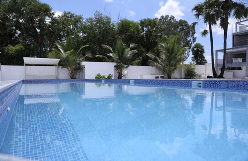 Cheyyur Villa | Alamparai Villa: Riverfront House W/ Great Views, Full Kitchen, & Strong Wi-Fi