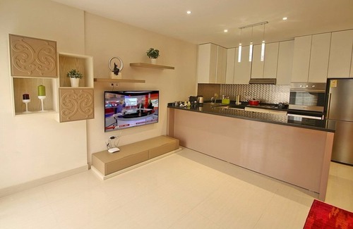 Al Duqqi Hotel | Alashrafia Smart Residence