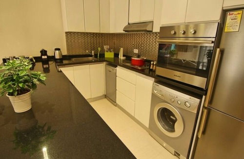 Al Duqqi Hotel | Alashrafia Smart Residence