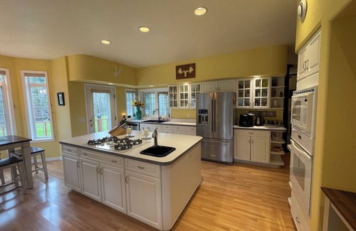Bear Creek Casa | Alaska Bear Lodge LLC
