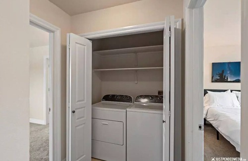 Downtown Anchorage Casa | Alaska Townhouse Getaway: Anchorage Cozy Retreat - Close to Downtown