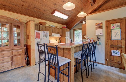 Alyeska Cabina | Alaskan Cabin Escape with Hot Tub!