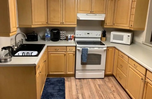 College Cabina | Alaskan Cozy Cabin