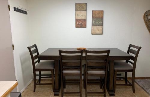 Fairbanks Apartamento | Alaskana 3 bedroom Upper Apt