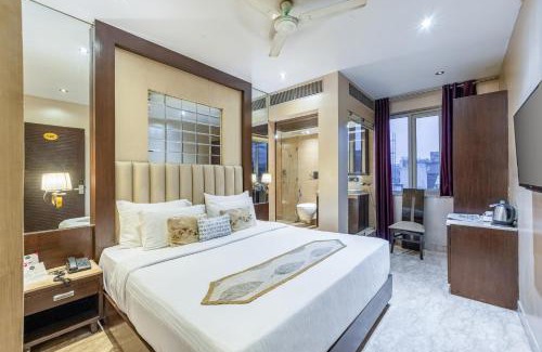 Karol Bagh Hotel | Alaya Stays Hotel Emperor Palms