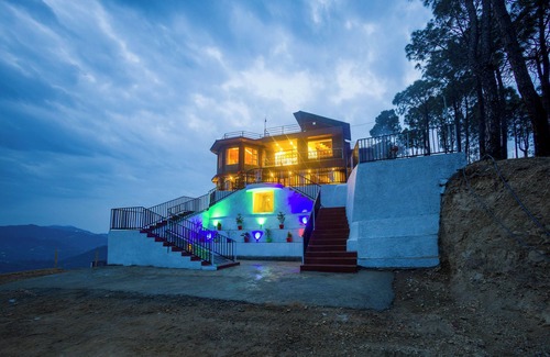 Shimla Apartamento | Alaya Stays Pine Shadow Flamingo