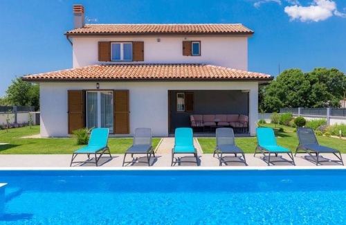 Liznjan Casa | Alba Rossa