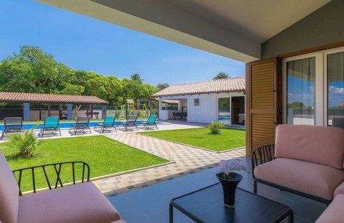Liznjan Casa | Alba Rossa