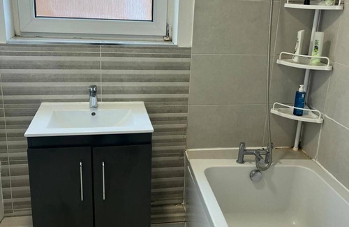 Watford Apartamento | Albans Road Apartment - 4 Bedroom Luxury Stay
