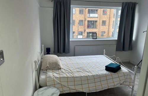 Watford Apartamento | Albans Road Apartment - 4 Bedroom Luxury Stay