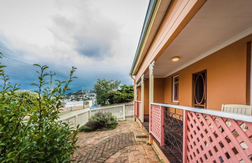 Albany Casa | Albany Historic Cottage by the BnB Collection