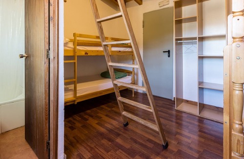 Salas de Pallars Apartamento | Alberg La Solana - 33 - Habitación Cuádruple (4 - 6 Plazas)