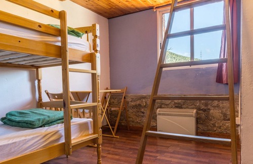 Salas de Pallars Apartamento | Alberg La Solana - 33 - Habitación Cuádruple (4 - 6 Plazas)