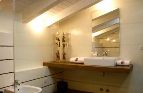 Castro Cama Y Desayuno | Albergo Diffuso Vulcano Village