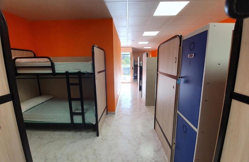 Padron Hostal | Albergue cafetería Río Sar