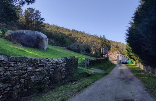 Dumbria Hostal | Albergue O Logoso