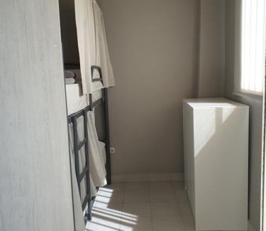 Santiago de Compostela Hostal | Albergue Porta Real NO BIKE STORAGE